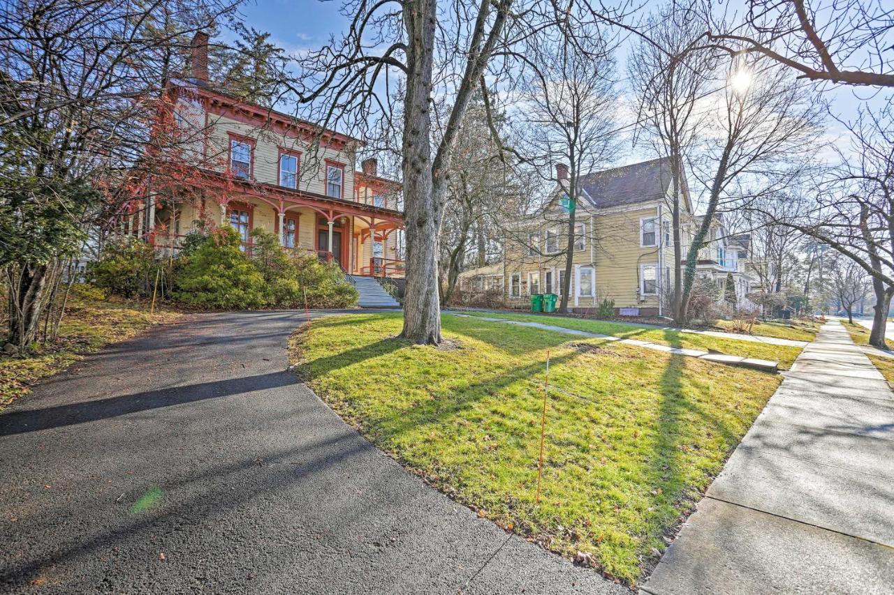 Historic Poughkeepsie Apt - Walkable Location Экстерьер фото